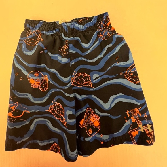 UNDER ARMOUR  SIZE 5 SWIM TRUNKS - Picture 1 of 6